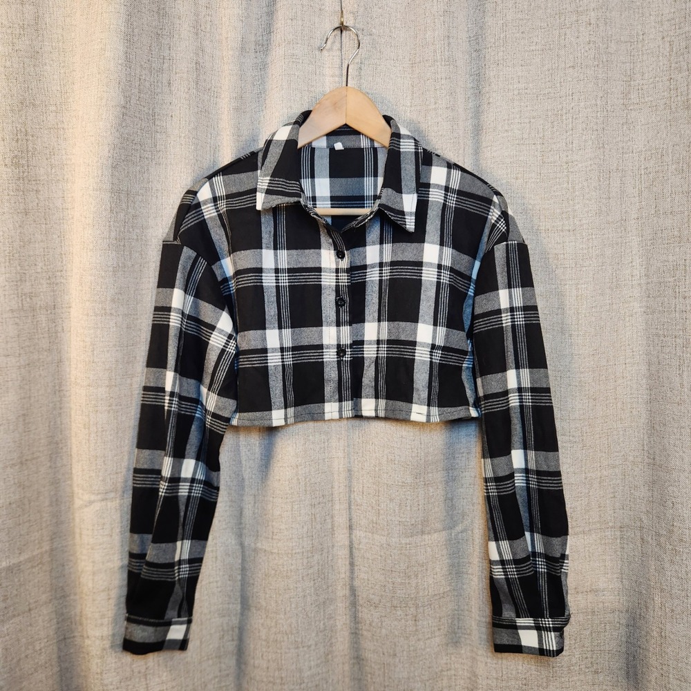 Shein Cropped Plaid Button Up Shirt Women's S Black White Long Sleeve Layers